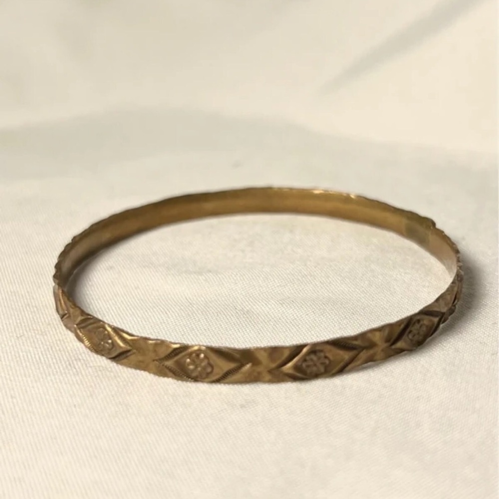 Chic Gold-Tone Patterned Bracelet